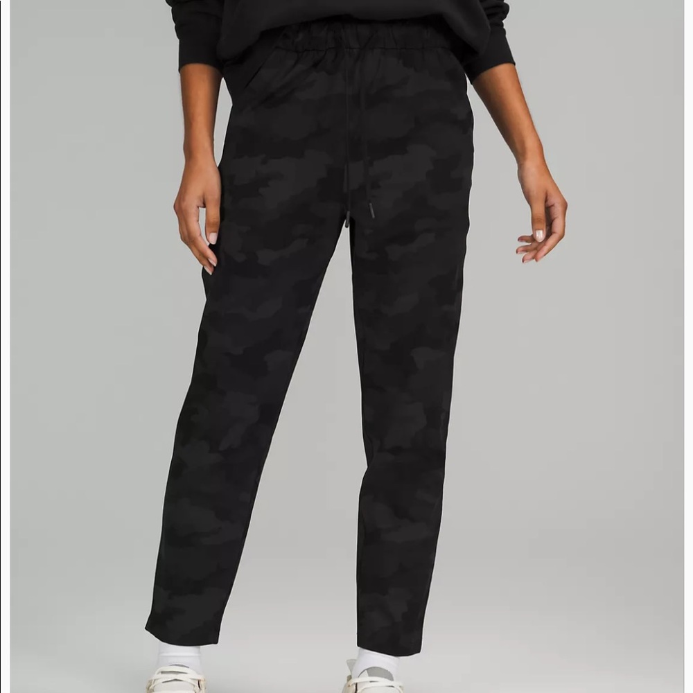 Lululemon black camo stretchy pants